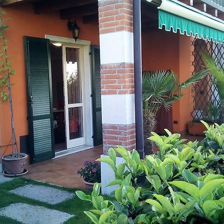 Апартаменты Casa Vacanze I Borghi Salionze Экстерьер фото