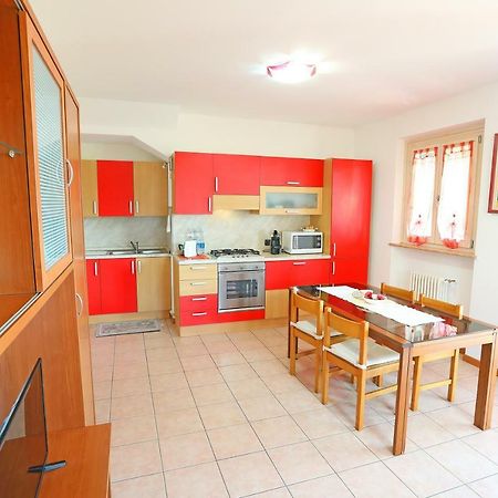 Апартаменты Casa Vacanze I Borghi Salionze Экстерьер фото