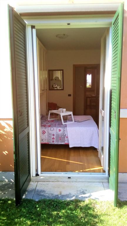 Апартаменты Casa Vacanze I Borghi Salionze Экстерьер фото