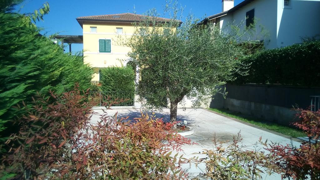 Апартаменты Casa Vacanze I Borghi Salionze Экстерьер фото