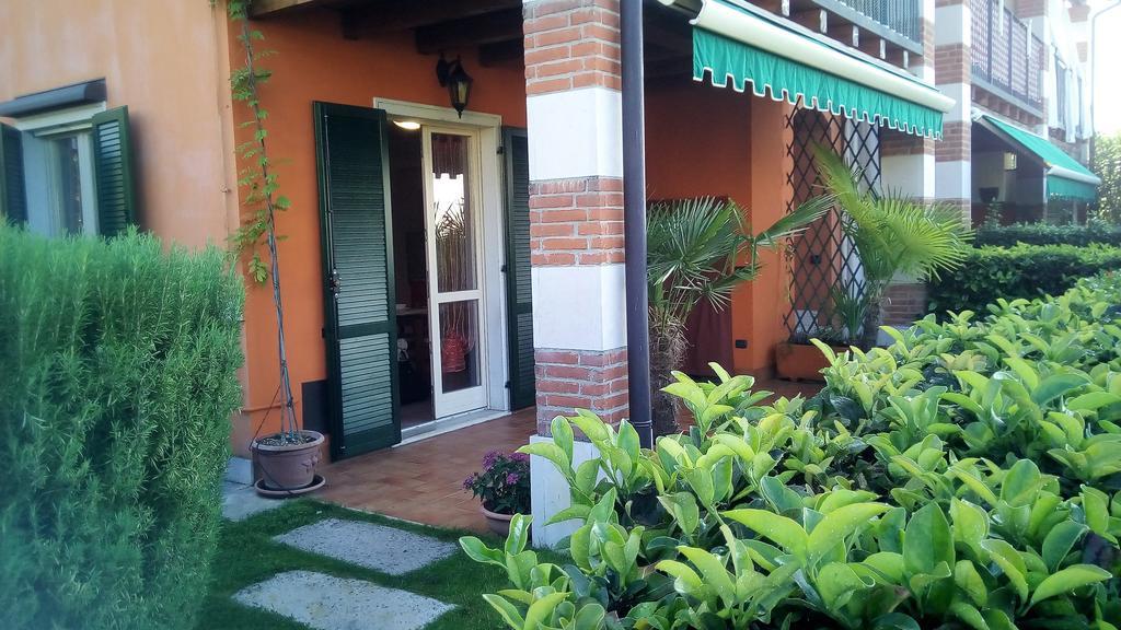 Апартаменты Casa Vacanze I Borghi Salionze Экстерьер фото